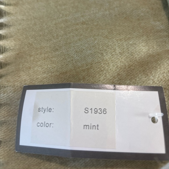 NWT Ombré winter scarf 30” x 68” in green tones. - Picture 3 of 7